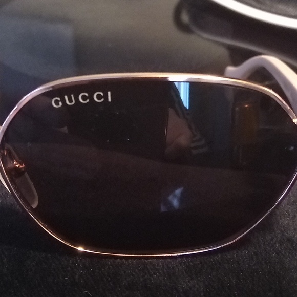 Gucci Rose Gold Sunglasses - Picture 7 of 11